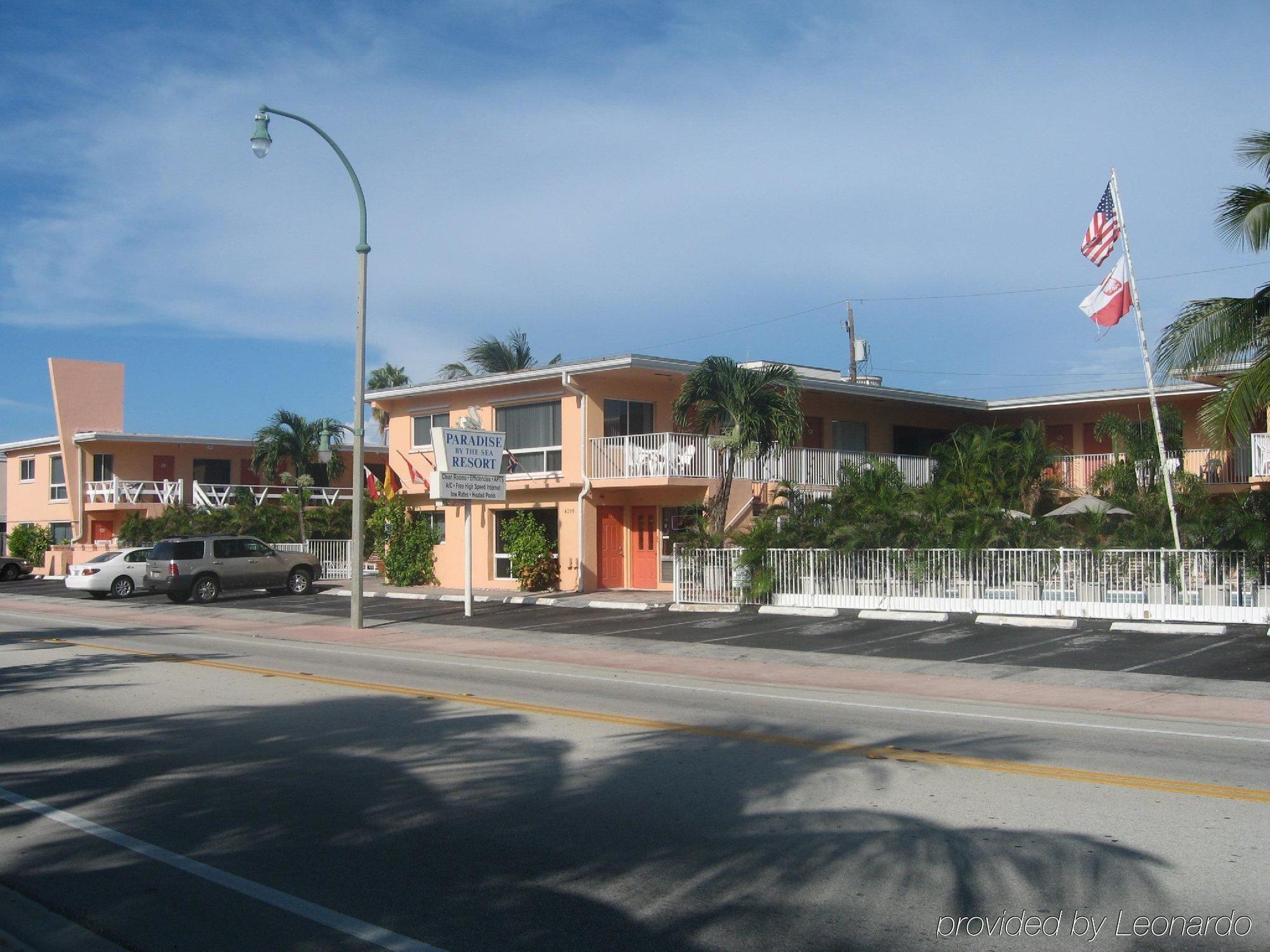 Blue Strawberry By The Sea Hotel Lauderdale-by-the-Sea ภายนอก รูปภาพ