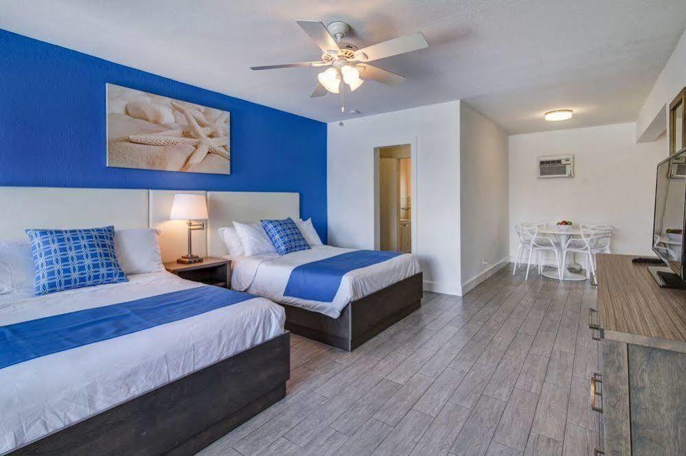 Blue Strawberry By The Sea Hotel Lauderdale-by-the-Sea ภายนอก รูปภาพ